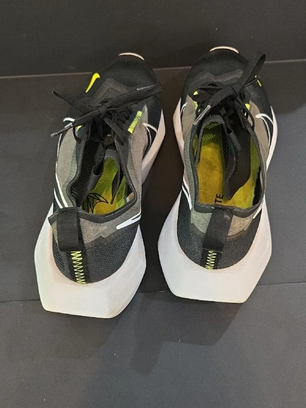 Nike Vista Lite Women's Black and White Sneakers with Yellow Accents Size 11
